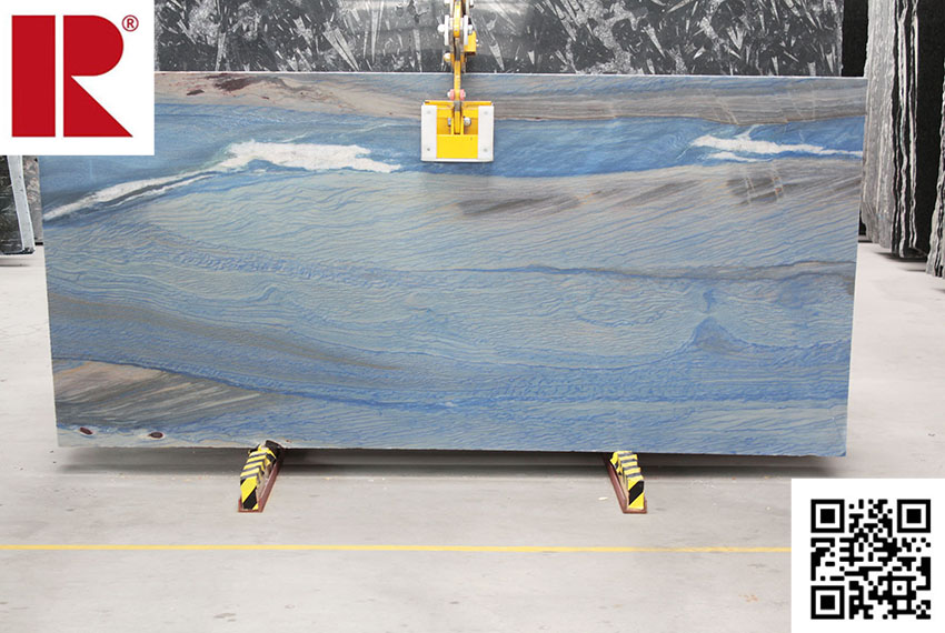 Azul_Macaubas_unmass Unmasstafel